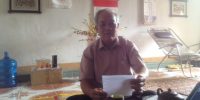 Đại diện Ban chấp hành Hội người cao tuổi thôn Song Quỳnh phát biểu chúc mừng Đại đức Thích Quảng Hợp nhận bằng tiến sĩ Triết học